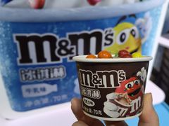 -m豆巧克力世界(上海世茂广场店)