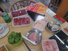 -杨老板·海鲜集市火锅·鲜切牛肉(中防万宝店)