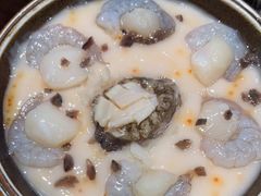 -老牌坊云南鱼豆花火锅(哈西万达店)