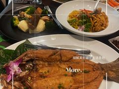 -Chom Cafe and Restaurant
