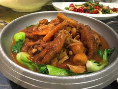 石锅酱爆鸡-舌尖上的食缘花园主题餐厅