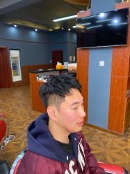 -海文先生国潮烫染男士理发馆