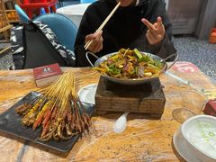-老街烧烤大排档·地道湖北菜·龙虾馆(汉口火车站店)