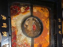 -老牌坊云南鱼豆花火锅(哈西万达店)