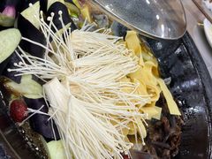 -屯老二农家铁锅炖·行业领军者(梅江店)