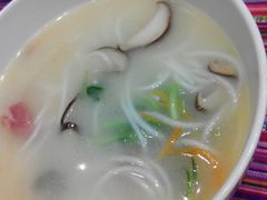 -香巴拉云南餐厅(华莱坞店)