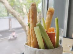 笔筒色拉-穹六人间 people 6(岳阳路店)