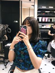 -HAIR CORNER