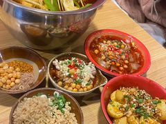 -拐枣巷小串串(财大店)
