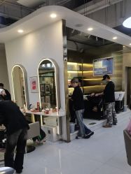 -虫二·专注健康烫染沙龙