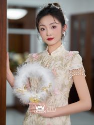 点击看大图 -艾拉·女王婚纱礼服馆