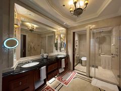 -广州富力丽思卡尔顿酒店