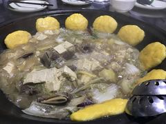 -粘豆包柴火铁锅炖