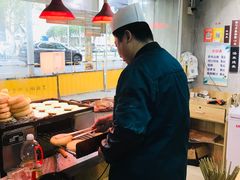 -两勺子一碗口水鸡拌面