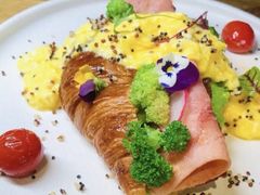 -HIGH FIVE哈福手工汉堡(桂林路店)