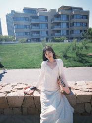 -韩国李知恩形象设计