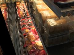 -红宝石·鲜奶小方·海派西点房(曲阳店)