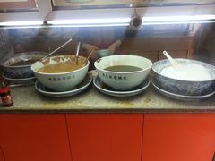自助调料区-清真盛志望麻酱酿皮·非遗老字号