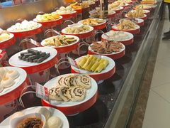 自助取餐区-令氏家外家周秦食府(高新店)