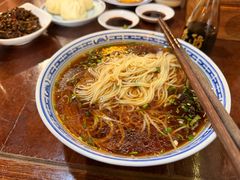 红汤底-同得兴 Since·1995 传统苏式面馆(嘉馀坊店)