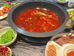 -老船舫·现做活鲜鱼馆(东郊记忆店)