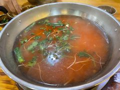 红酸汤锅-苗阿哥