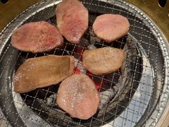 -山川小町·极番烧肉(新地假日广场店)
