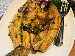 -Chom Cafe and Restaurant