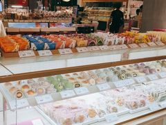 面包甜点陈列柜-唐饼家(第一食品五角场店)
