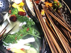 -钢管厂五区小郡肝串串香(奥克斯广场锦城万达店)