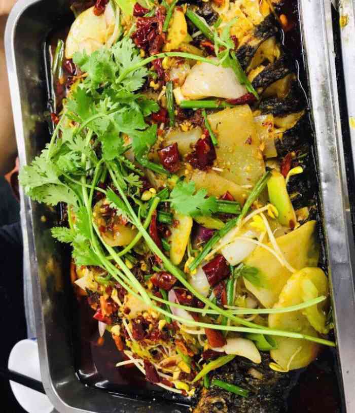 胖妹万州特色烤鱼(渝北店)-"「豆豉烤鱼」鱼肉一些很咸,一些没味儿,不