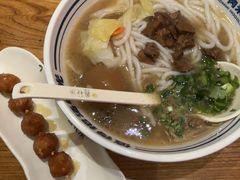 -鑫花溪牛肉米粉(东环大润发店)