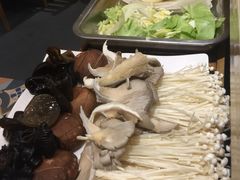 -超越炭火牛蛙火锅鸡(河东店)