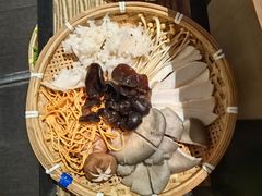 -尚尚仙·酸汤猪手·猪肚鸡火锅(华联万柳购物中心店)