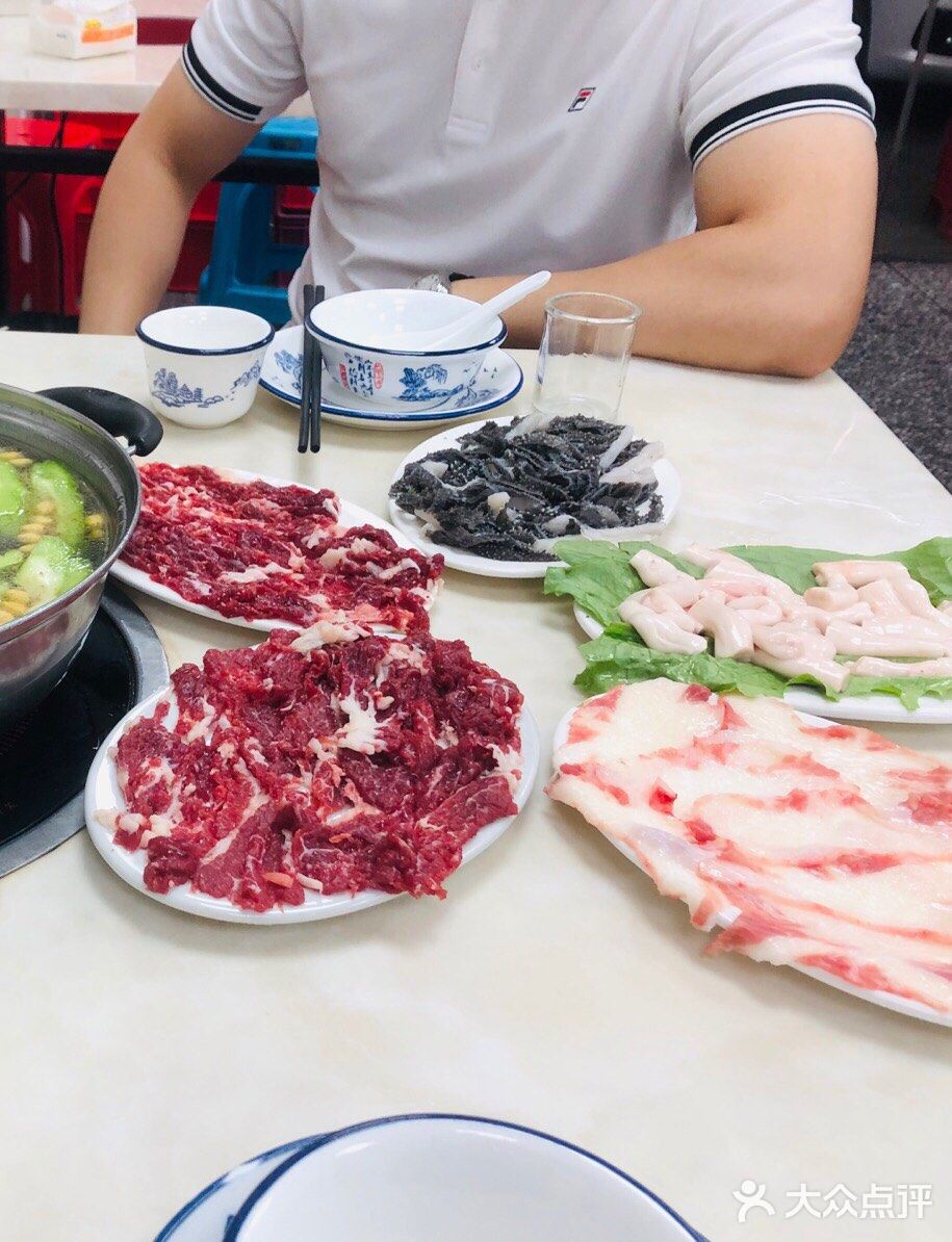 牛骨髓第一次吃很弹牙，第一次吃哈哈～然后我们又点了一盘