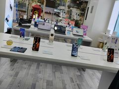 -荣耀授权专卖店(黄浦浙江中路店)