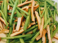 香干芦蒿-兔爸私家小厨(新北万达店)