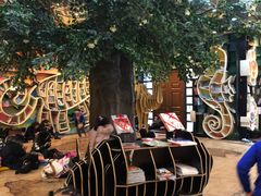 -钟书阁(松江泰晤士小镇店)