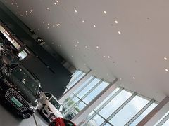 -深圳锦龙奥迪4S店(前海店)