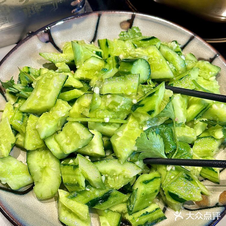 杭州西湖边东北烤串！人生建议：吃货币吃！！