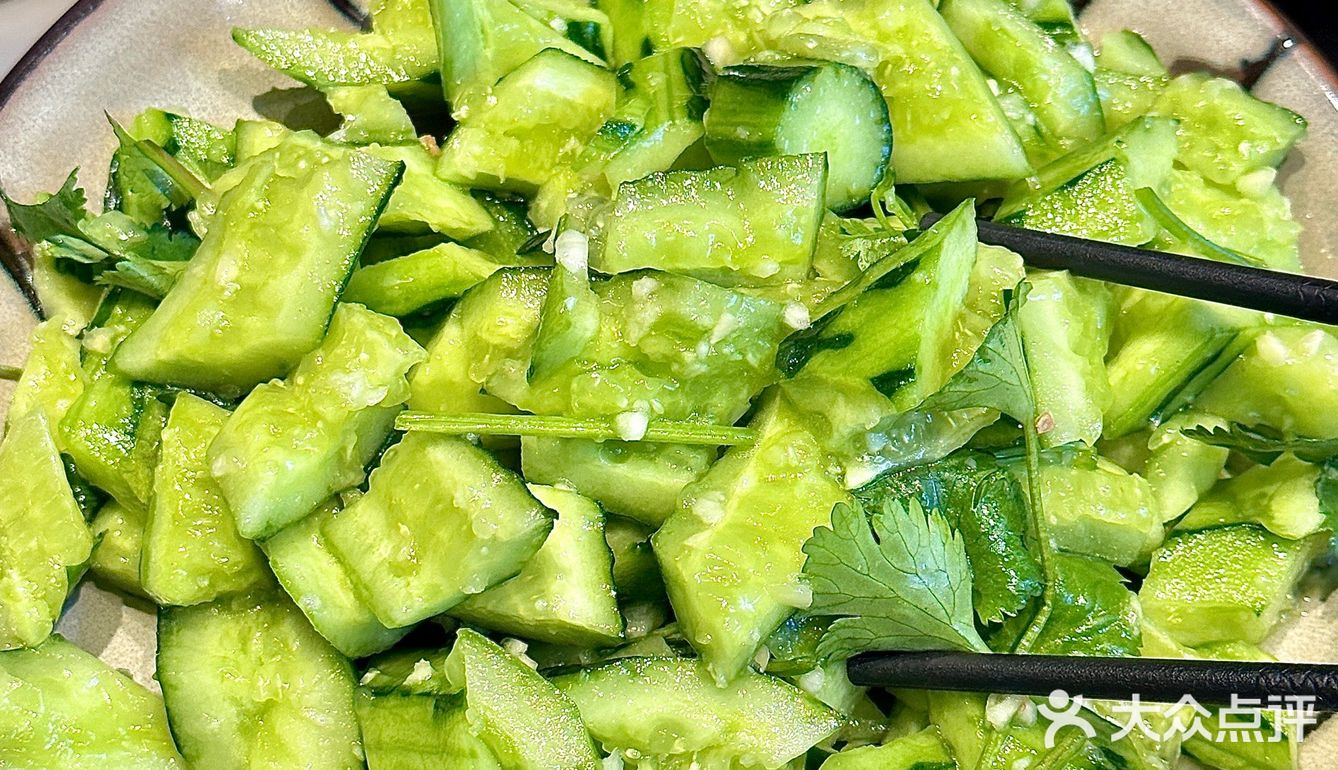 杭州西湖边东北烤串！人生建议：吃货币吃！！