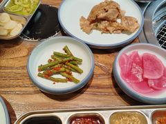 -明洞阿姨·韩式酱蟹烤肉·创意料理(三元桥店)