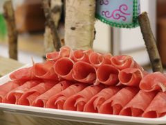 草原羔羊腿卷-索伦嘎·呼伦贝尔烤全羊(白云店)