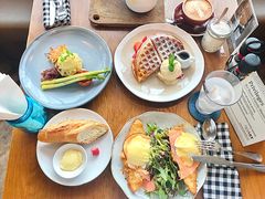 -ROAST coffee & eatery