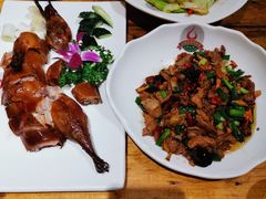 -老滇山寨•云南特色菜•地方菜•民族风情歌舞表演(金碧店)