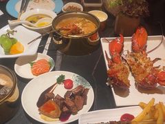 -雍容荟帝王蟹活龙虾展台自助(IFS黑金店)