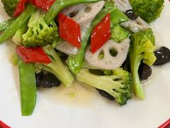 -鸿亨泰杂鱼馆(港馨家园店)