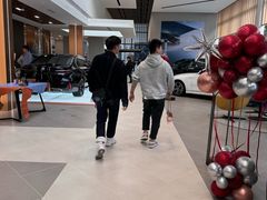 -上海宝信宝马4S店