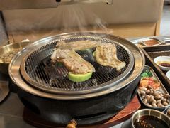 -围炉肉舍丹东海鲜烤肉·烤活鳗(步行街店)