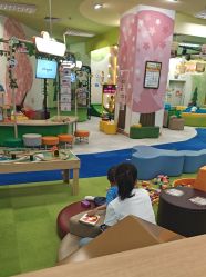-莫莉幻想儿童乐园(武汉金银潭永旺店)